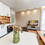Διαμέρισμα Stylish 1br In The Heart Of Town Σμόλιαν
