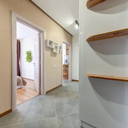 Stylish 1br In The Heart Of Town Διαμέρισμα *